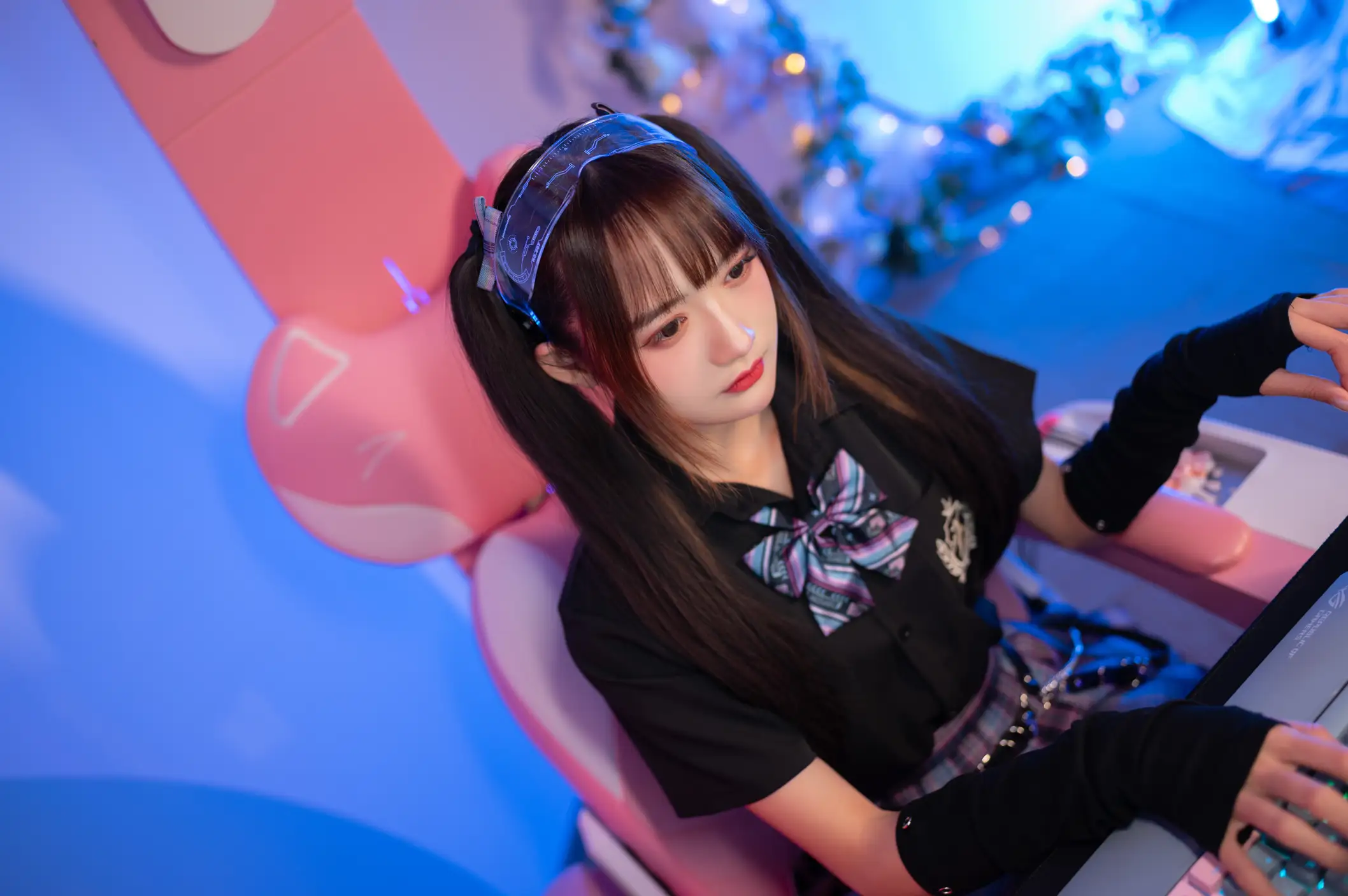 [艺图语] 2022.06.09 Vol.1123 – 电竞少女 兔子Zzz不吃胡萝卜#[22P]-18