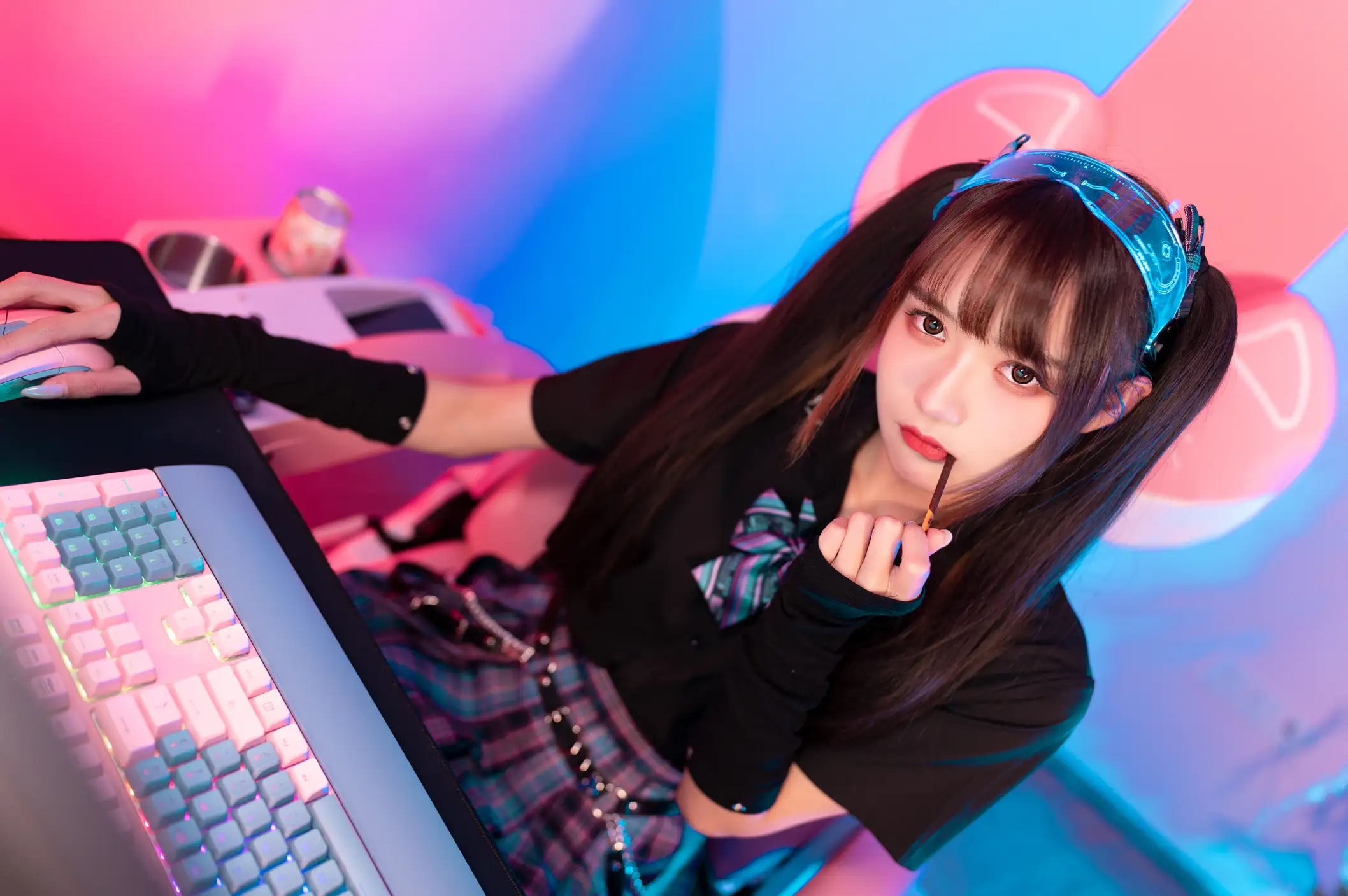 [艺图语] 2022.06.09 Vol.1123 – 电竞少女 兔子Zzz不吃胡萝卜#[22P]-20