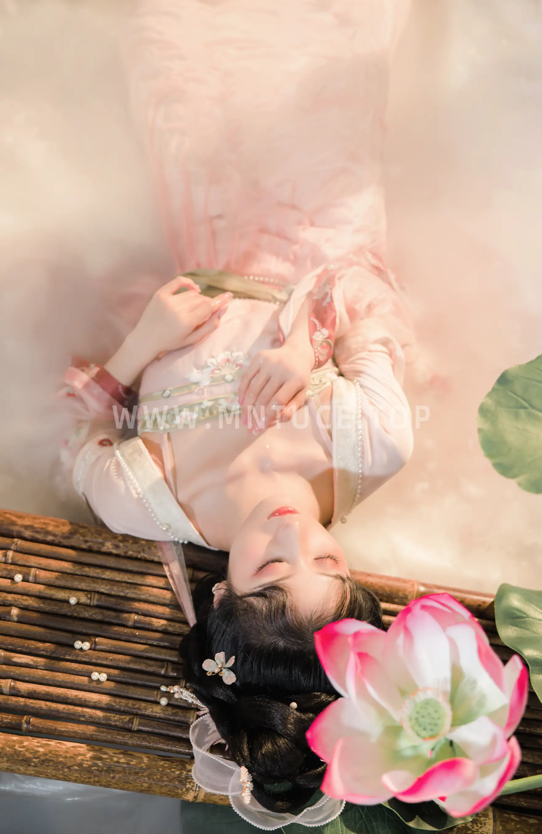 [艺图语] 2022.08.28 Vol.1812 – 水芙蓉 钰子Tamako#[28P]-18