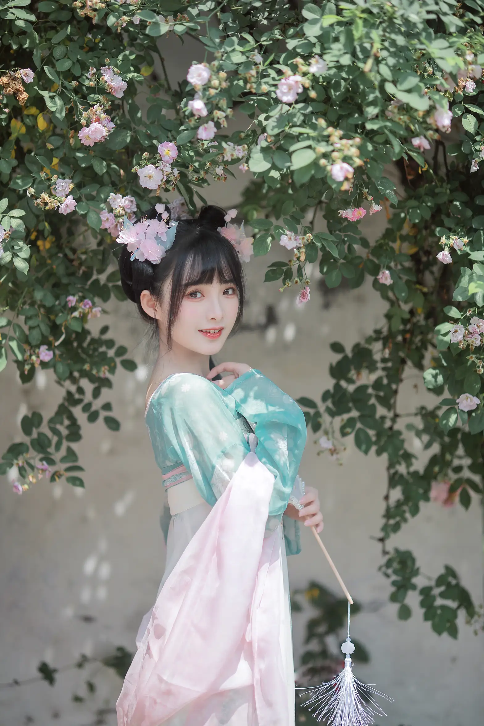 [艺图语] 2022.06.14 Vol.1175 – 渐开荷芰落蔷薇 莉莉崽w#[20P]-4