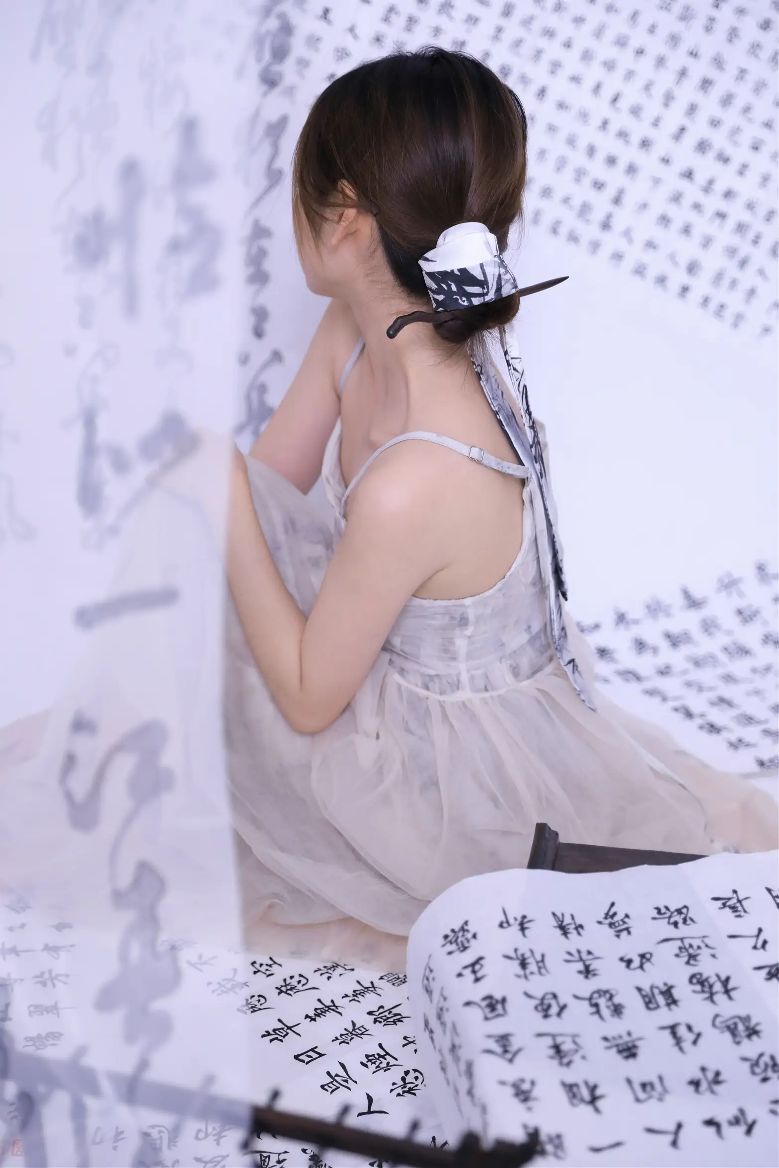 [艺图语] 2022.11.12 Vol.2424 – 坐看闲庭听书语 不爱奶糖#[26P]-20