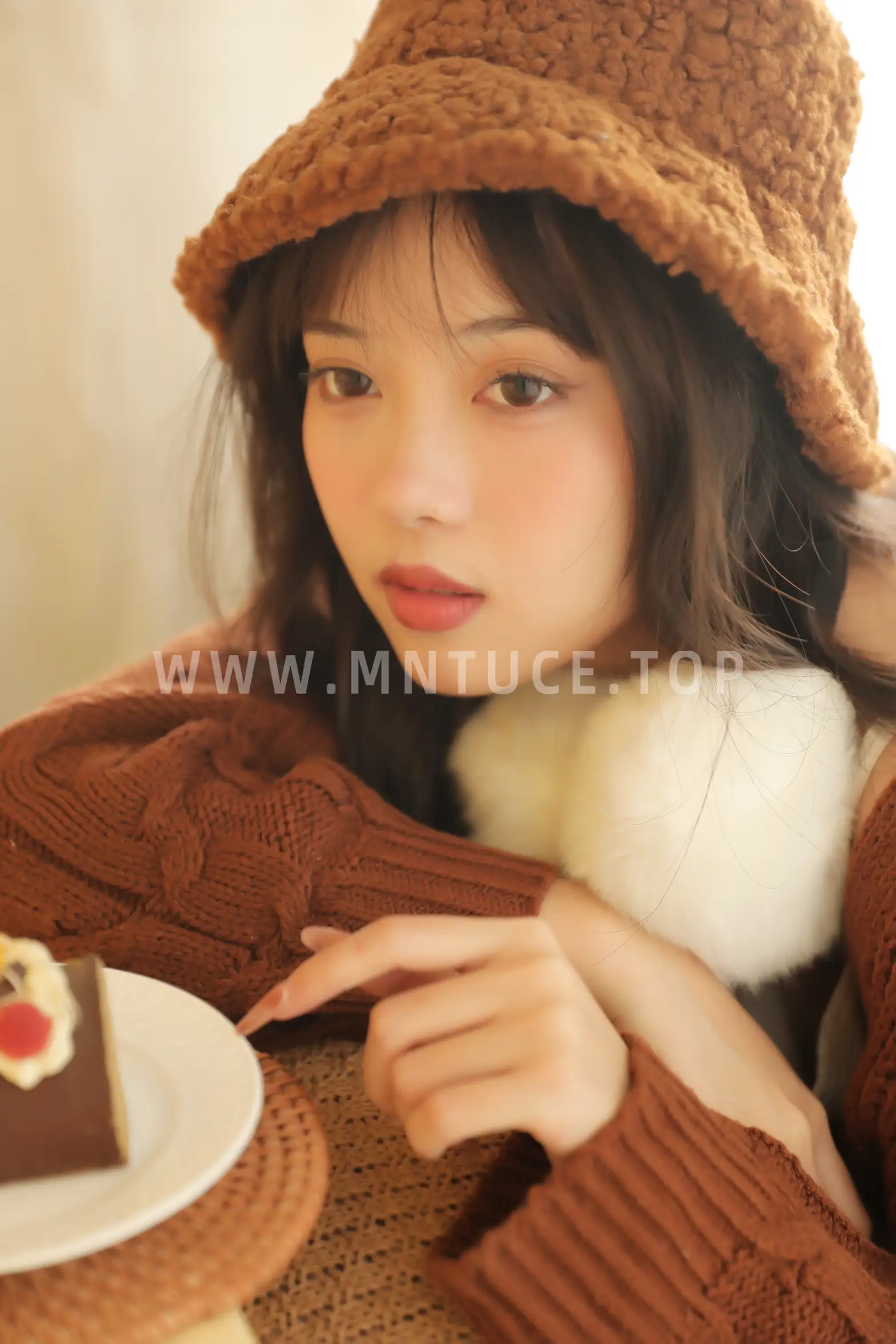 [艺图语] 2022.11.24 Vol.2520 榛子拿铁#[32P]-23