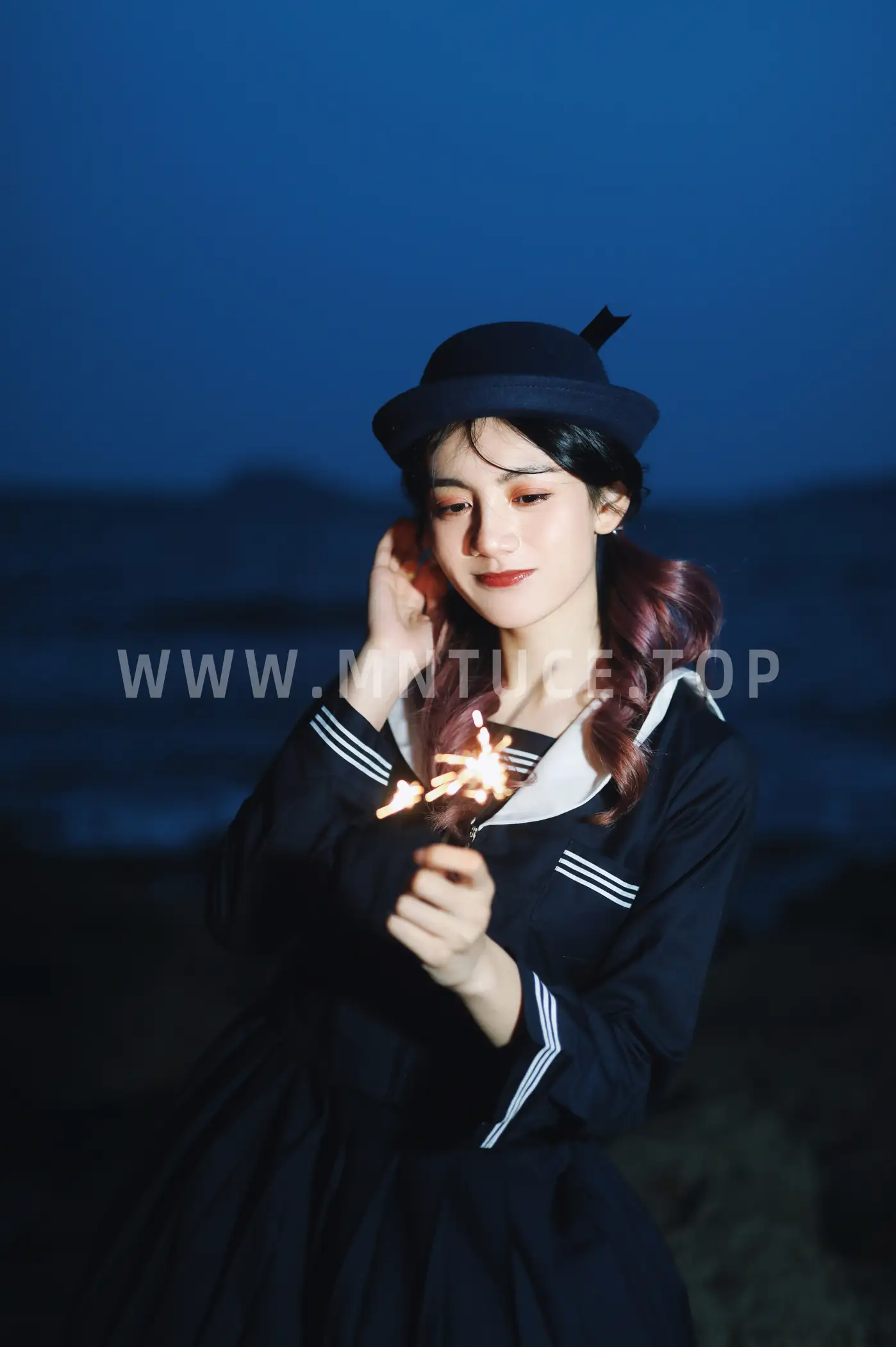 [艺图语] 2022.11.24 Vol.2519 – 无人海滩的烟火 茜akane#[25P]-23